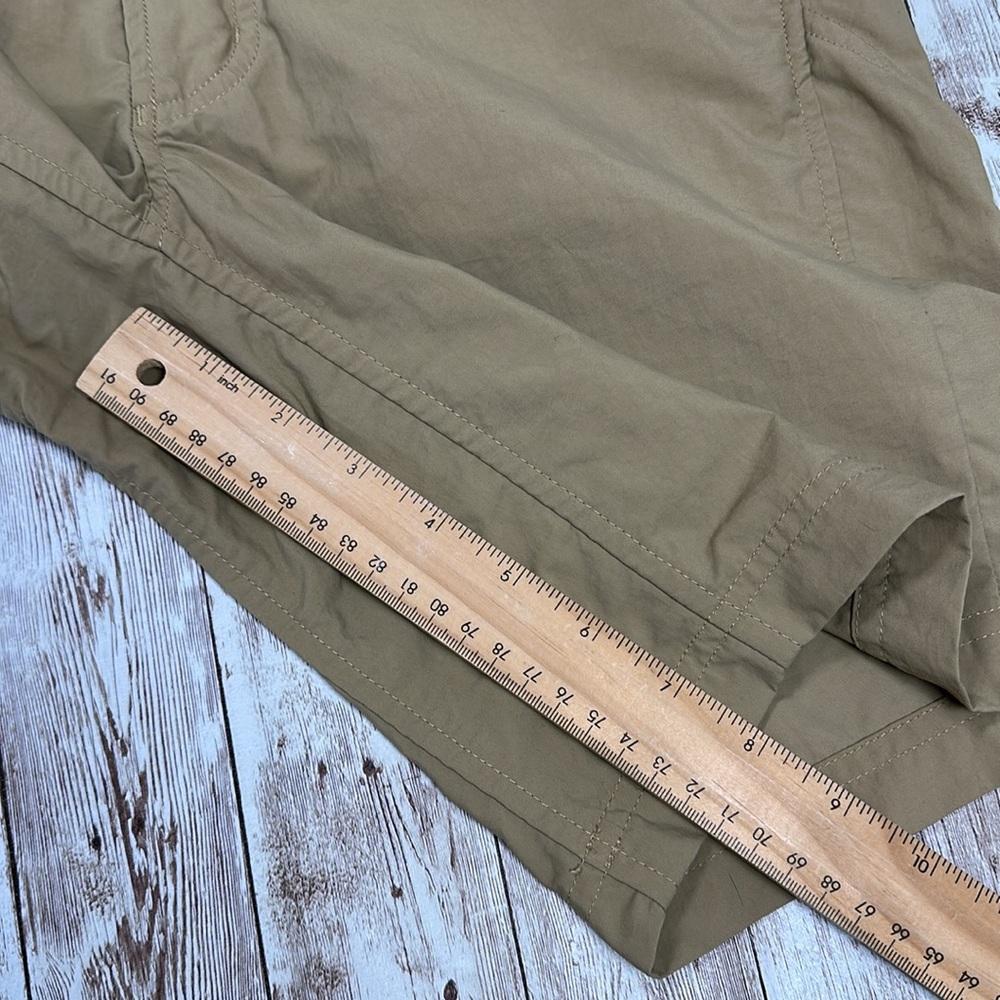 Mountain Hardware Women's Belted Cargo Shorts sz 4 Tan Nylon Hiking Outdoor 8” - Picture 16 of 16